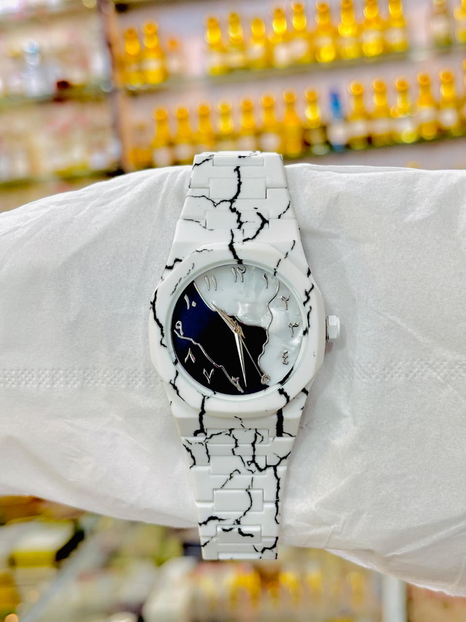 Black Arabic Aura Watch – Stylish Unisex Analog Wrist Watch with Marble Design Dial | Modern Quartz Timepiece for Men & Women | Trendy Fashion Watch with Adjustable Strap